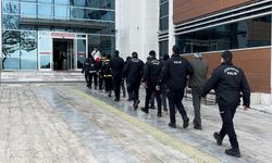 İzmir'de fuhuş operasyonunda 8 tutuklama