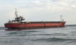 Karaya oturan kuru yük gemisi kurtarıldı (2)