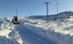 Malatya'da kardan kapanan 66 yerleşim yeri ulaşıma açıldı; acil hastalar sağlıkçılara ulaştırıldı