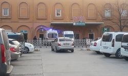 Mardin'de 7'nci kattaki dairenin balkonundan düşen kadın öldü