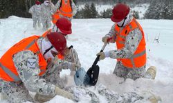 MSB'den 'derin karda muharebe eğitimi' paylaşımı