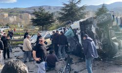 Samsun'da 4 aracın karıştığı kaza; 1 ölü, 3 yaralı