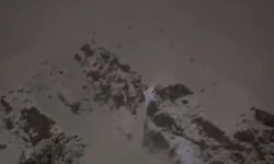 Van - Çatak'ta çığ düşen evde yaralanan kadın öldü; 20 ev tahliye edildi (3)