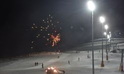 Yıldız Dağı'nda kayak sezonu meşalelerle açıldı