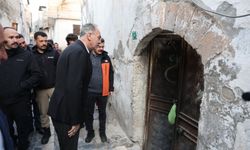 Belediye başkanı, veresiye defterini tartıp 50 bin TL'ye satın aldı