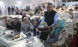 Bu mahallede ramazanda iftar yemeklerini erkekler hazırlıyor
