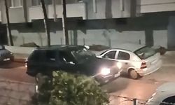 Camlarını kırdığı otomobile ışıklı çiçek buketi fırlattı; o anlar kamerada