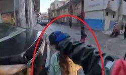 Çocuğun, motosikletin altında kalmaktan son anda kurtulduğu anlar kamerada