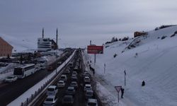 Erciyes Kayak Merkezi'nde sömestirin son gününde trafik yoğunluğu