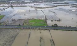 Gediz Nehir taştı; su altında kalan ova dronla görüntülendi