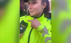 İşlem yapan kadın polisleri videoya çeken otobüs şoförü gözaltında