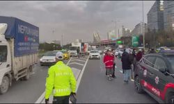 İstanbul- Bağcılar'da aracından inen kamyonet şoförüne otomobil çarptı; 1 ölü -1