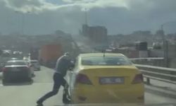 İstanbul- Beylikdüzü'nde trafikte kavga kamerada: 2 sürücüye 6 bin 230 lira ceza