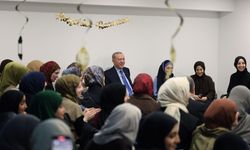 İstanbul - Cumhurbaşkanı Erdoğan, kız öğrenci yurdunu ziyaret etti