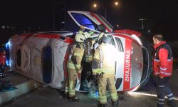 İstanbul - Kartal'da ambulans ile cip kafa kafaya çarpıştı: 2'si sağlık personeli 3 yaralı