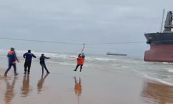 İstanbul - Sarıyer'de karaya oturan gemide tahliye talebinde bulunan kaptan kurtarıldı