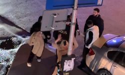 İstanbul - Şişli'de sokaktaki tartışma sonrası kendini yerden yere atan kadın direği yumrukladı
