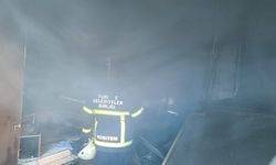 Kars'ta mobilya deposunda yangın