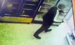 Marketten içki hırsızlığı kamerada