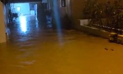 Marmaris merkezde fırtına, kırsal bölgelerde sağanak yaşamı olumsuz etkiledi