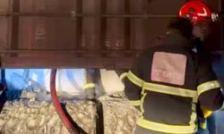 Osmaniye'de devrilen TIR, alev alev yandı