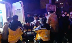 Otomobille çarpışan motosikletteki kardeşlerden biri öldü, diğeri ağır yaralandı