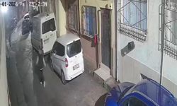 Yere düşen bayrağı kaldırdı