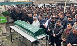 3 aracın karıştığı kazada ölen baba ve 2 oğlu toprağa verildi