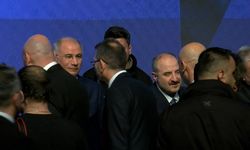 AK Parti teşkilatı, Ala ve Varank'ın katıldığı toplantıda bayramlaştı