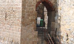 Alabora olan balıkçı teknesindeki 2 kişi yüzerek kurtuldu