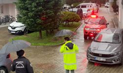 Aydın'da istinat duvarı çöktü; 4 otomobil hasar gördü