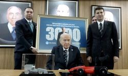 Bahçeli, Ülkü Ocakları'nın yarış arabalarına 'Göktay' ismini verdi