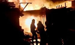 Bodrum'da 3 konteyner alev alev yandı