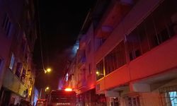 Bursa'da apartmanın çatı katında çıkan yangın söndürüldü