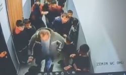 Çocuğuna kar topu atan öğrenciyi darbetti