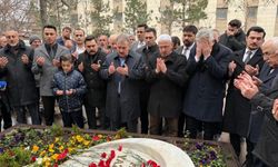 Destici, Yazıcıoğlu'nun kabrini ziyaret etti