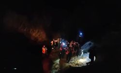 Elazığ'da otomobil şarampole yuvarlandı: 5 yaralı