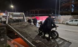 Eskişehir'de motosiklet ile hafif ticari araç çarpıştı: 1'i ağır 2 yaralı