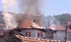 Evde çıkan yangını köydeki yangın vanalarıyla söndürdüler
