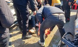 İki otomobil çarpıştı; 6 yaralı