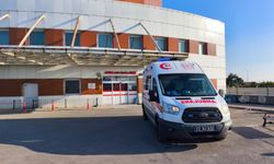 İki otomobil kavşakta çarpıştı: 4 yaralı