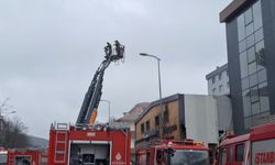 İstanbul - Ataşehir'de 2 katlı iş yerinde çıkan yangın söndürüldü