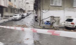 İstanbul- Bağcılar'da 4 katlı binanın çatısı çöktü- 1