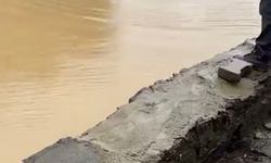 İstanbul - Beykoz'da yağış etkili oldu; sürücüler ilerlemekte güçlük çekti, tekneler sürüklendi