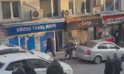 İstanbul - Fatih'te etrafa rastgele bıçakla saldıran şüpheli kamerada