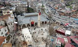 Kahramanmaraş'ın simgesi Ulu Camii'nde 1135 gün sonra ilk namaz