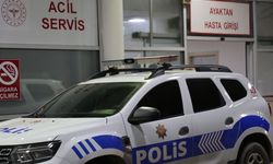 Karşı yöne geçen otomobil, motosiklet ve 5 araca çarptı: 1 yaralı