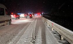 Kastamonu'da yoğun kar yağışı ulaşımı olumsuz etkiledi
