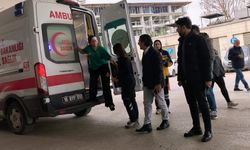 Kavgada komşusu 2 kadını yaraladı