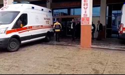 Konya-Antalya kara yolunda yolcu otobüsü devrildi; 3'ü ağır, 20 yaralı (2)